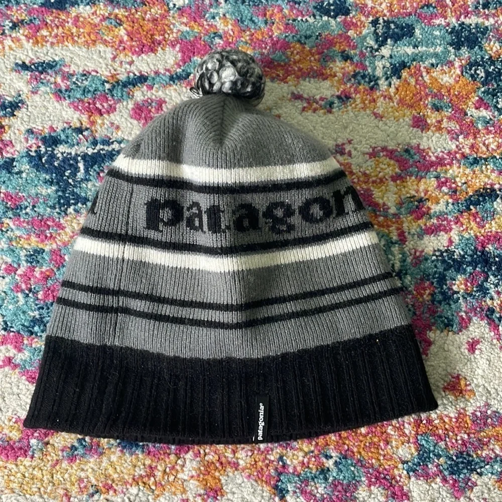 Patagonia black and gray beanie